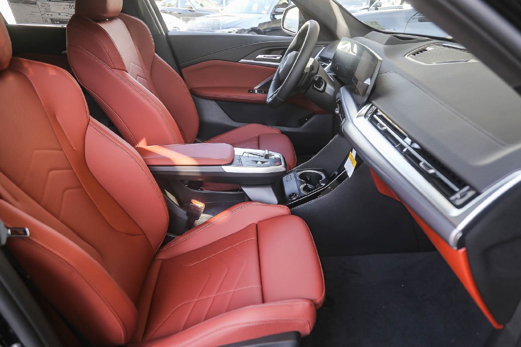 New 2026 Black Sapphire Metallic BMW xDrive28i image 12