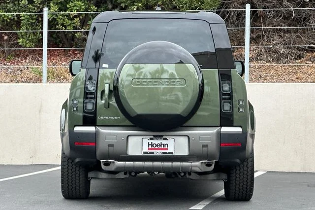New 2026 Woolstone Green Land Rover S image 4