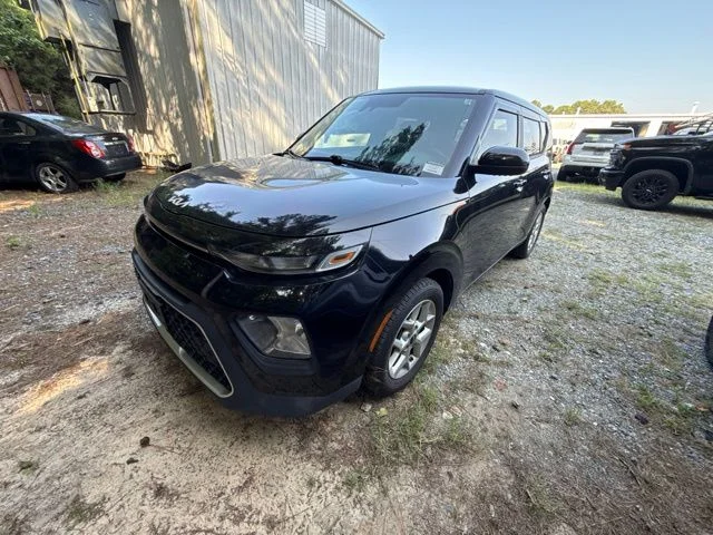 Used 2022 Black Kia LX image 2