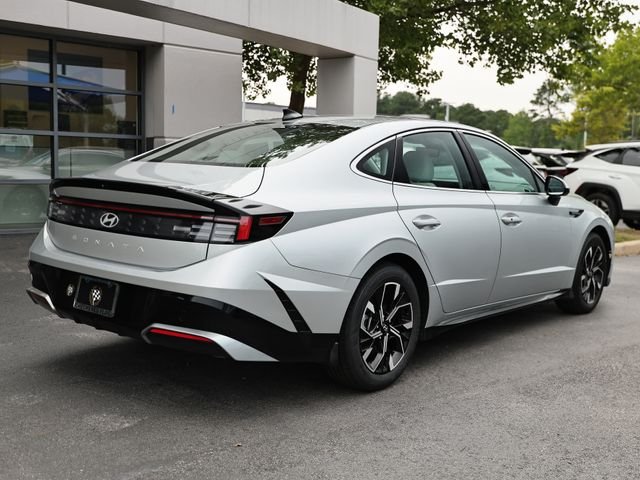 Used 2024 Aero Silver Hyundai SEL image 7