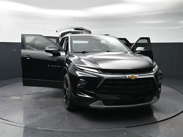 Used 2023 Black Chevrolet LT image 43