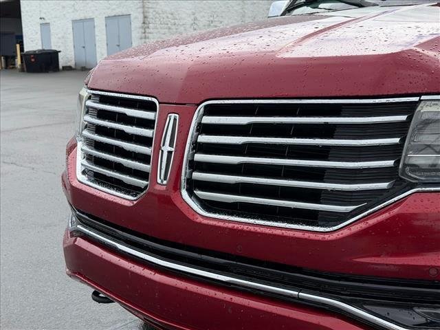 Used 2016 Ruby Red Metallic Tinted Clearcoat Lincoln Reserve image 5