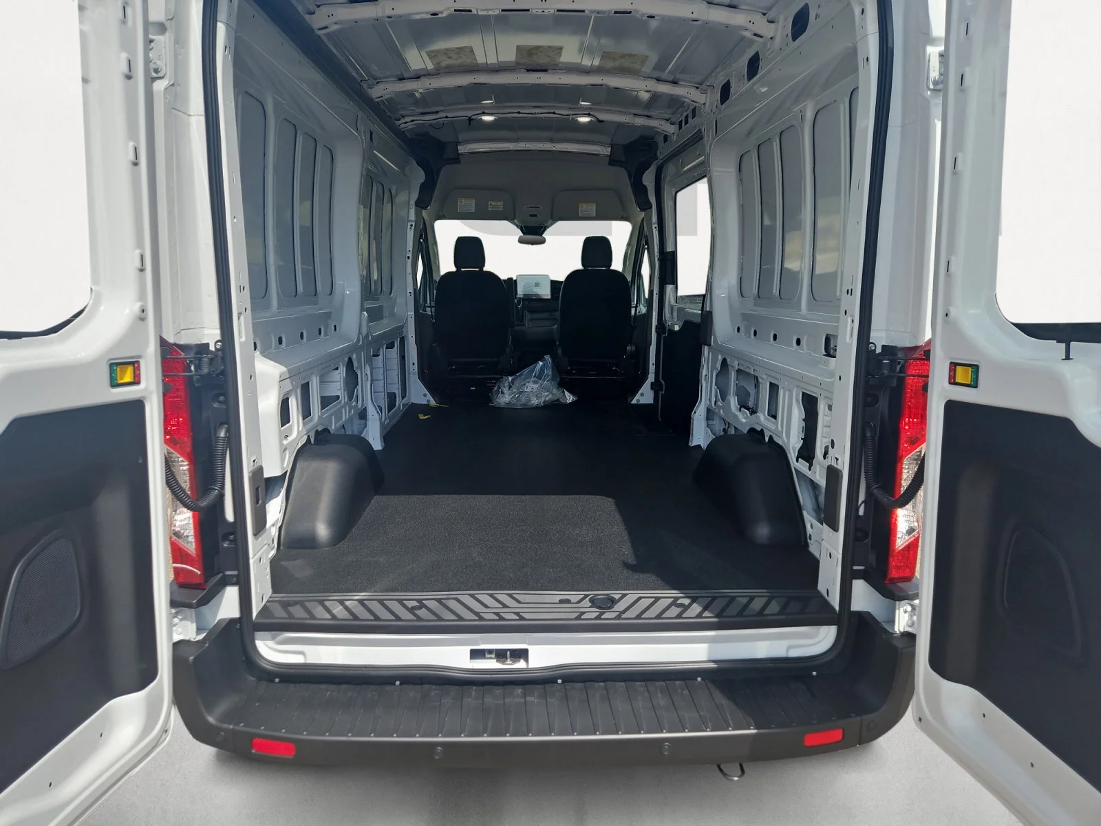 2025 Ford Transit Van Base - Photo 11
