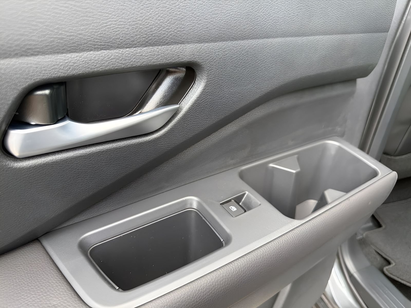New 2026 Gray Nissan SL image 21