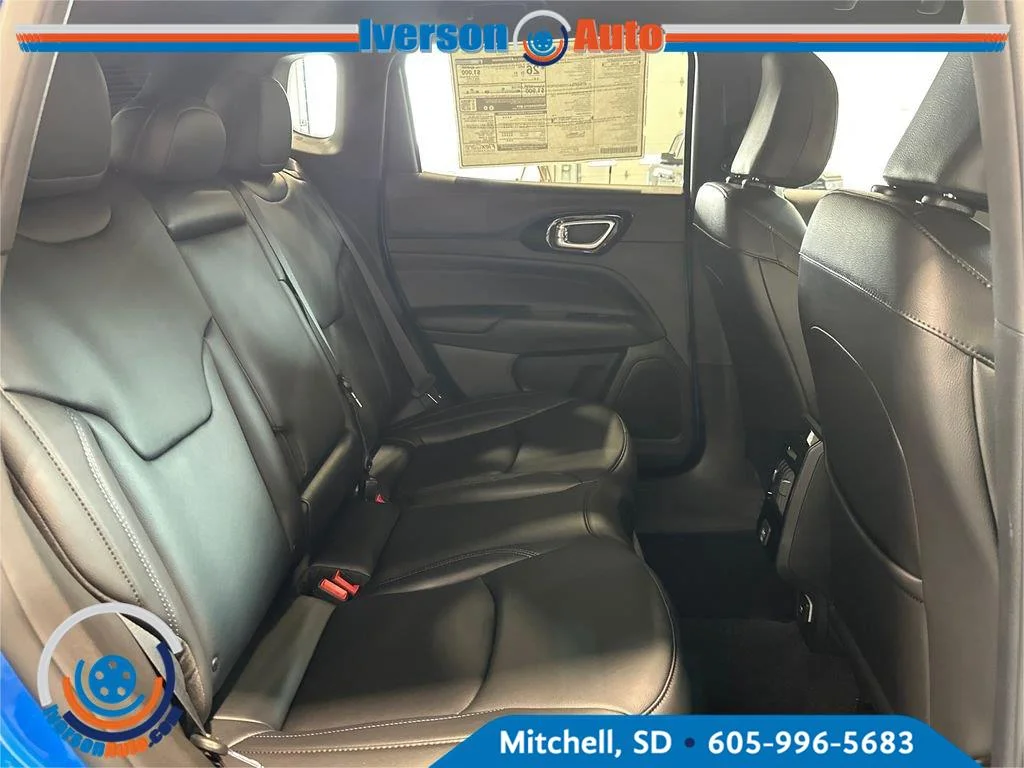 New 2026 Hydro Blue Pearlcoat Jeep Limited Altitude image 32
