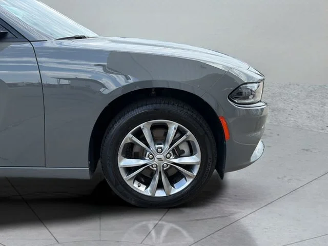 Used 2023 Gray Dodge SXT image 33