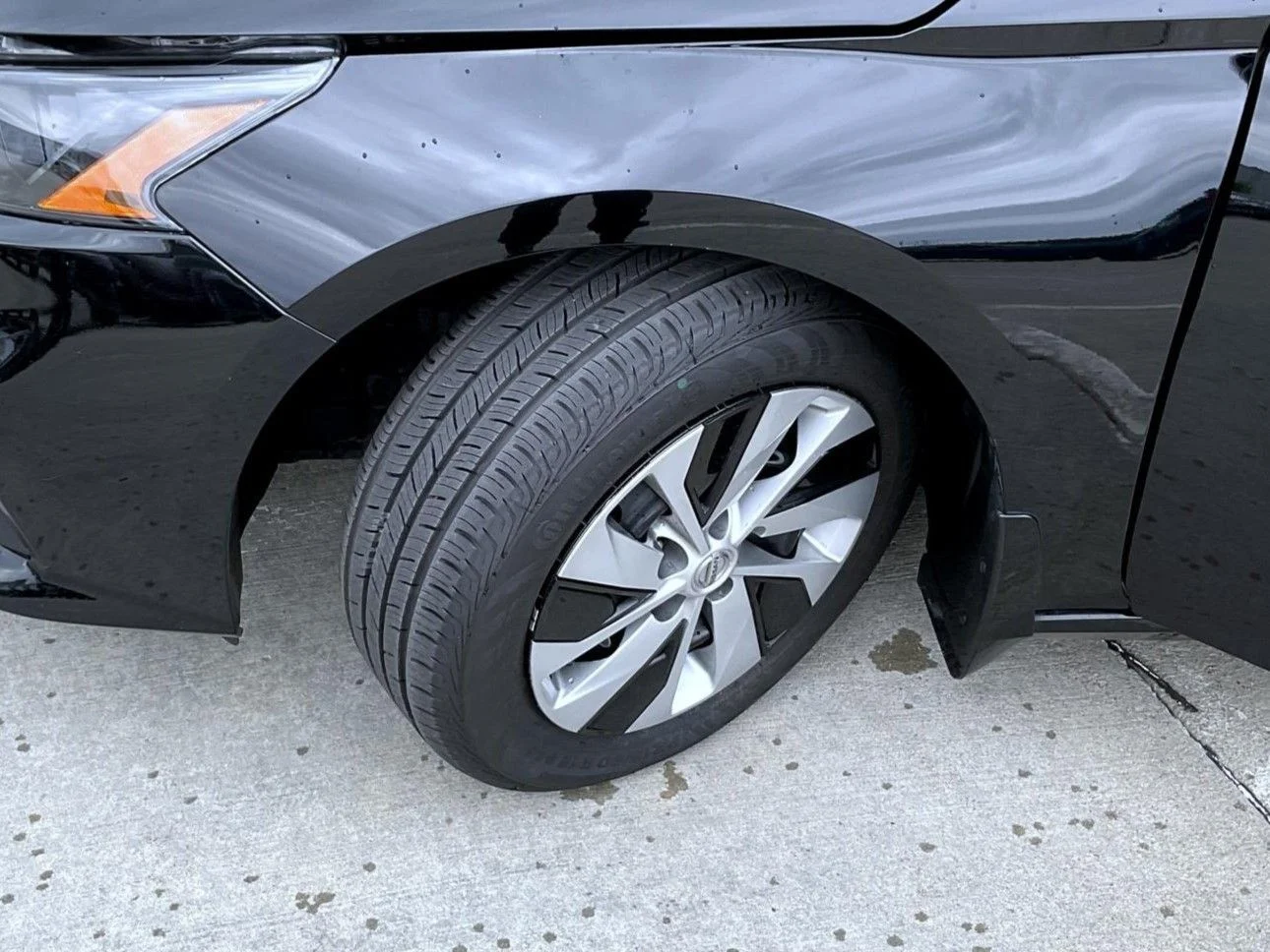 Used 2022 Black Nissan 2.5 S image 24