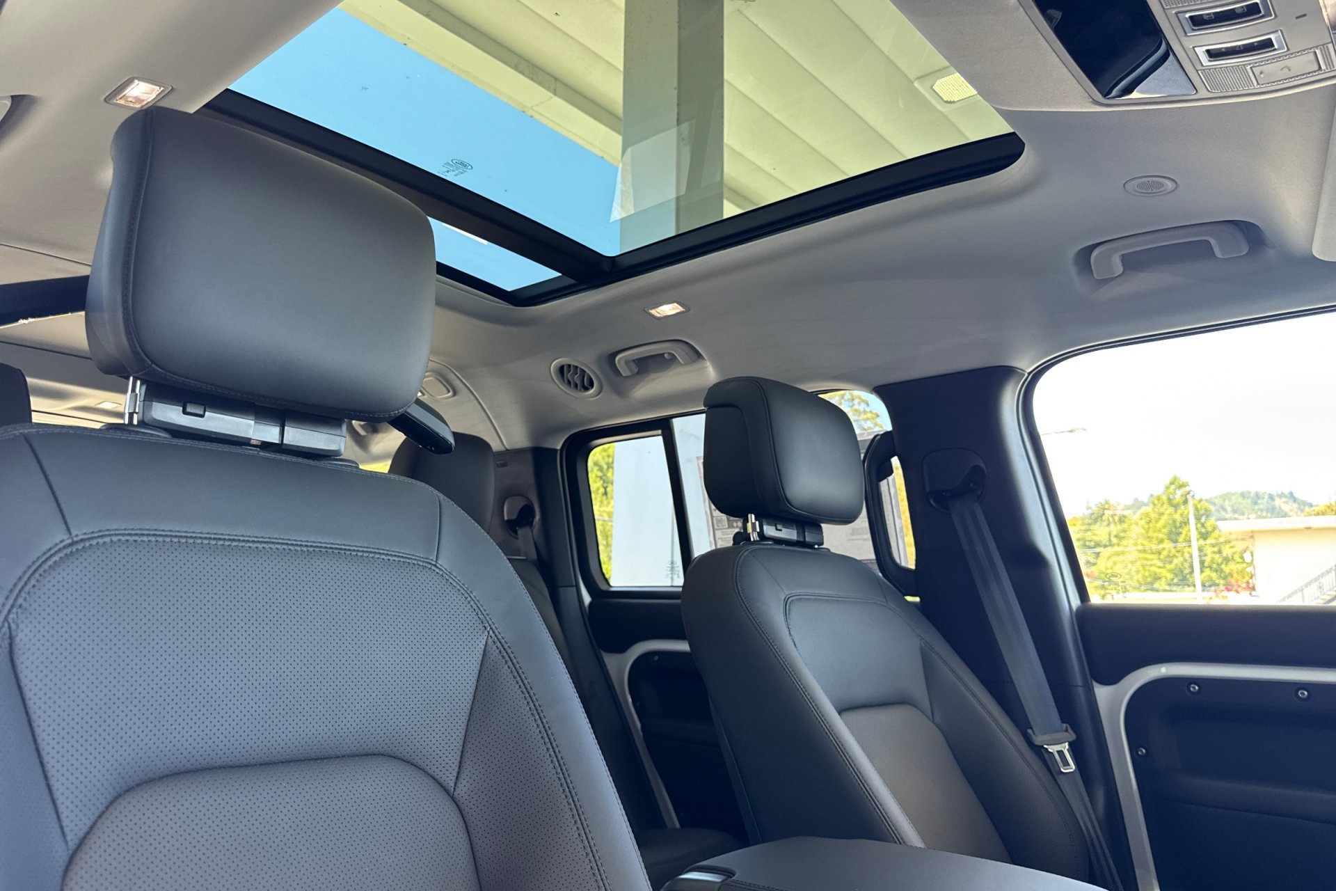 2026 Land Rover Defender S - Photo 20