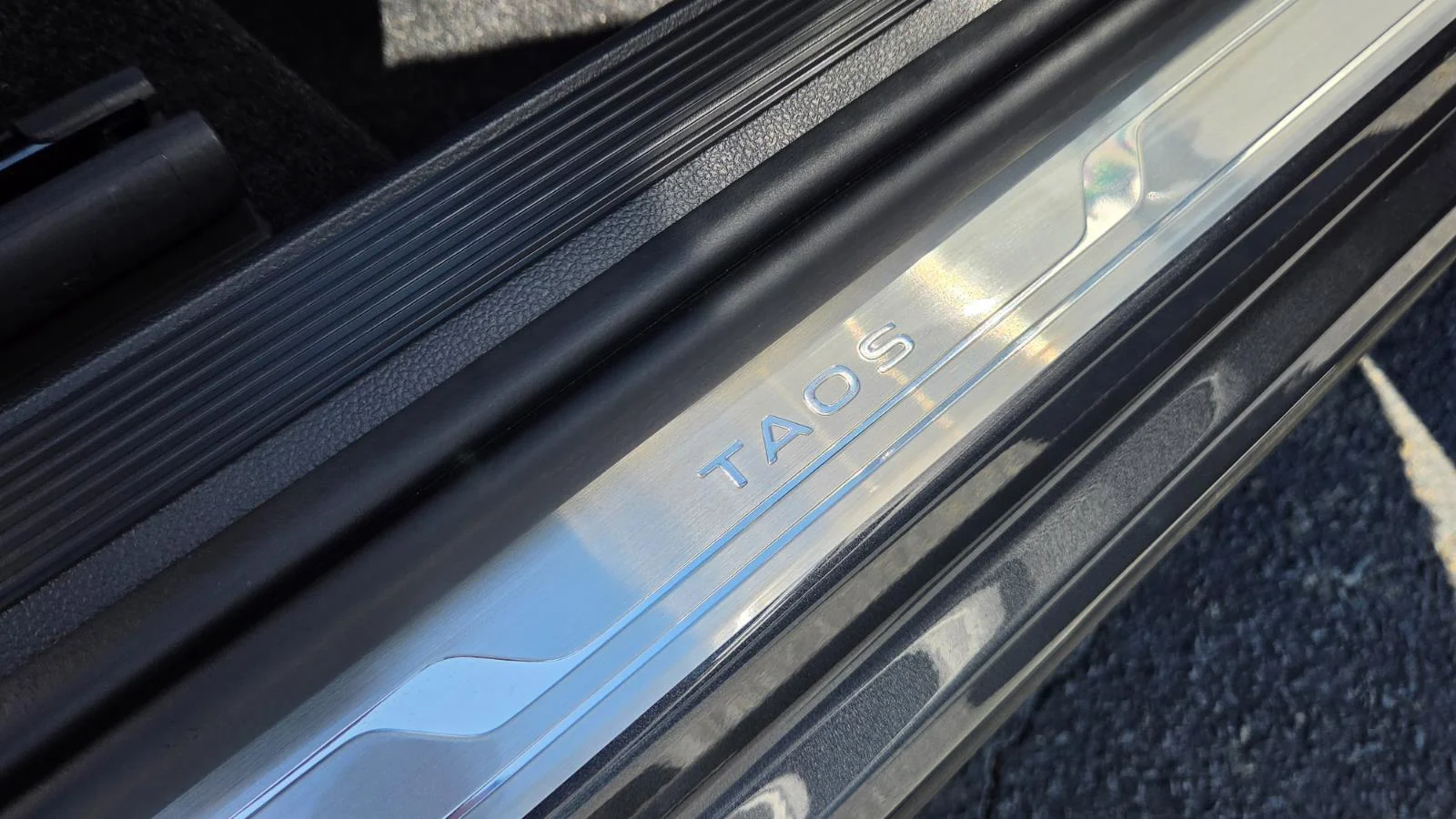 2025 Volkswagen Taos SE - Photo 51