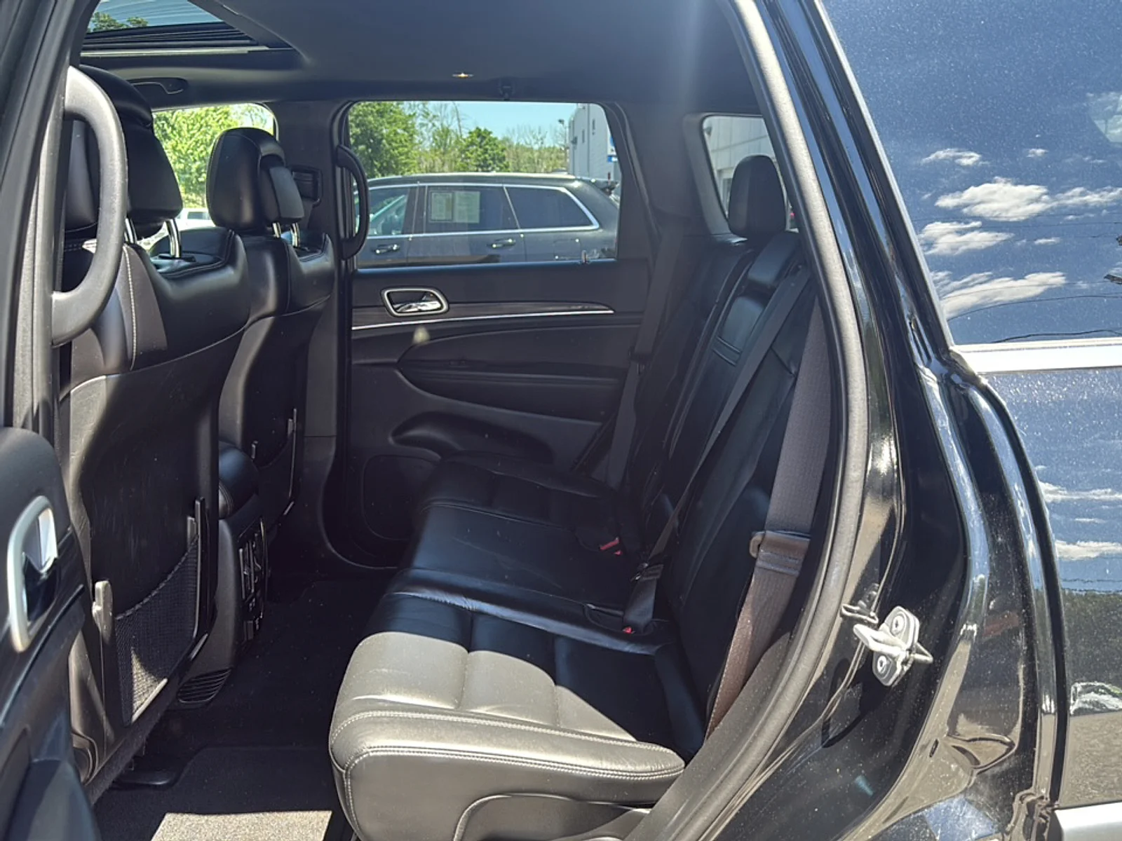 Certified Used 2022 Diamond Black Crystal Pearlcoat Jeep Limited 4x4 image 28
