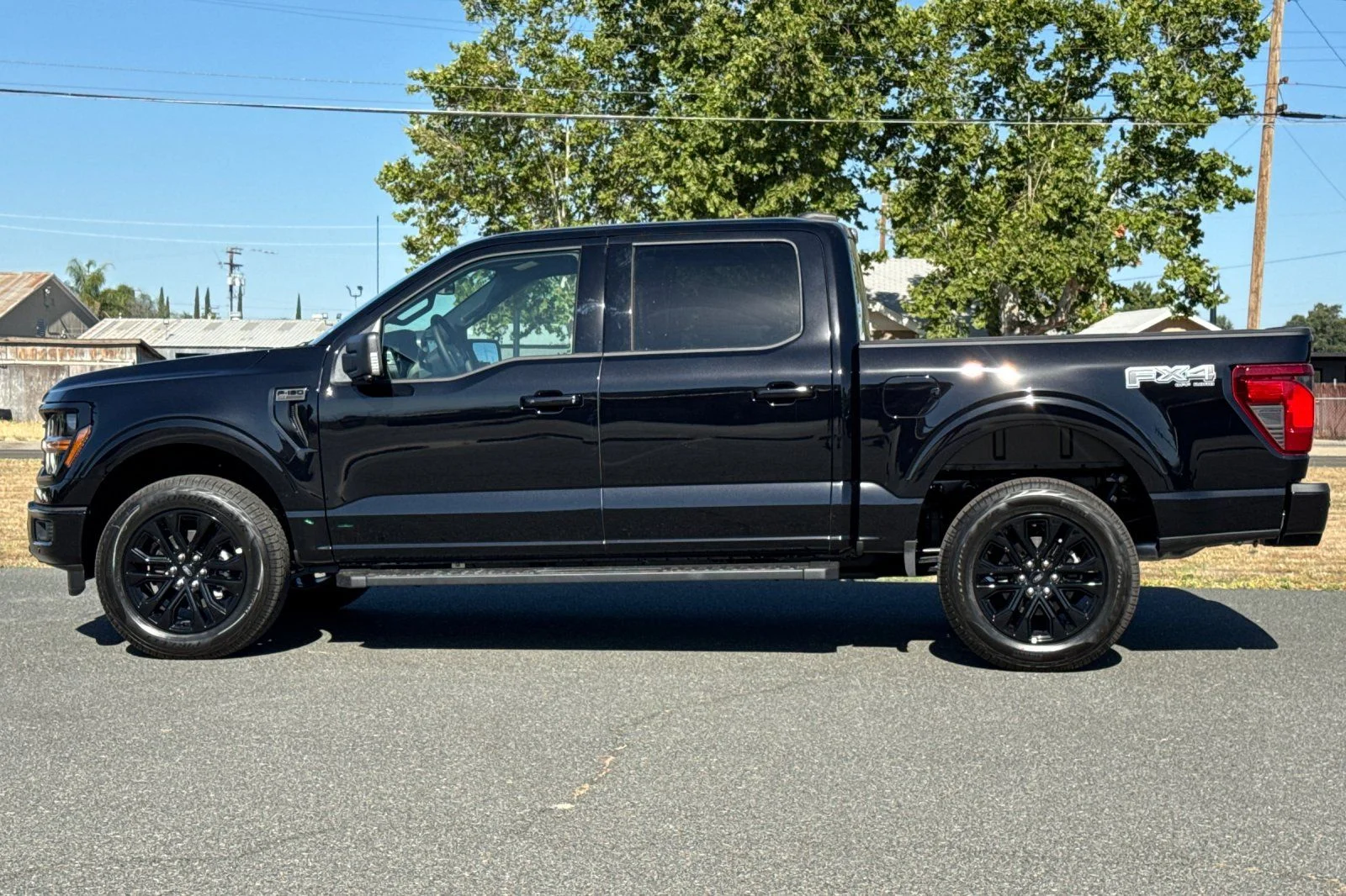 New 2026 Agate Black Metallic Ford XLT image 8