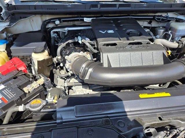 Used 2022 White Nissan S image 19