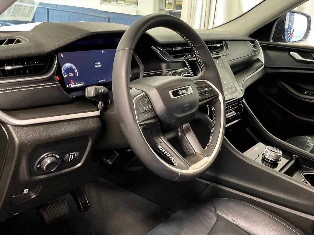 Used 2023 Red Jeep Laredo image 8