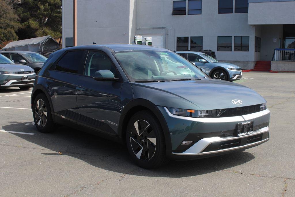 New 2026 Green Hyundai SEL image 5