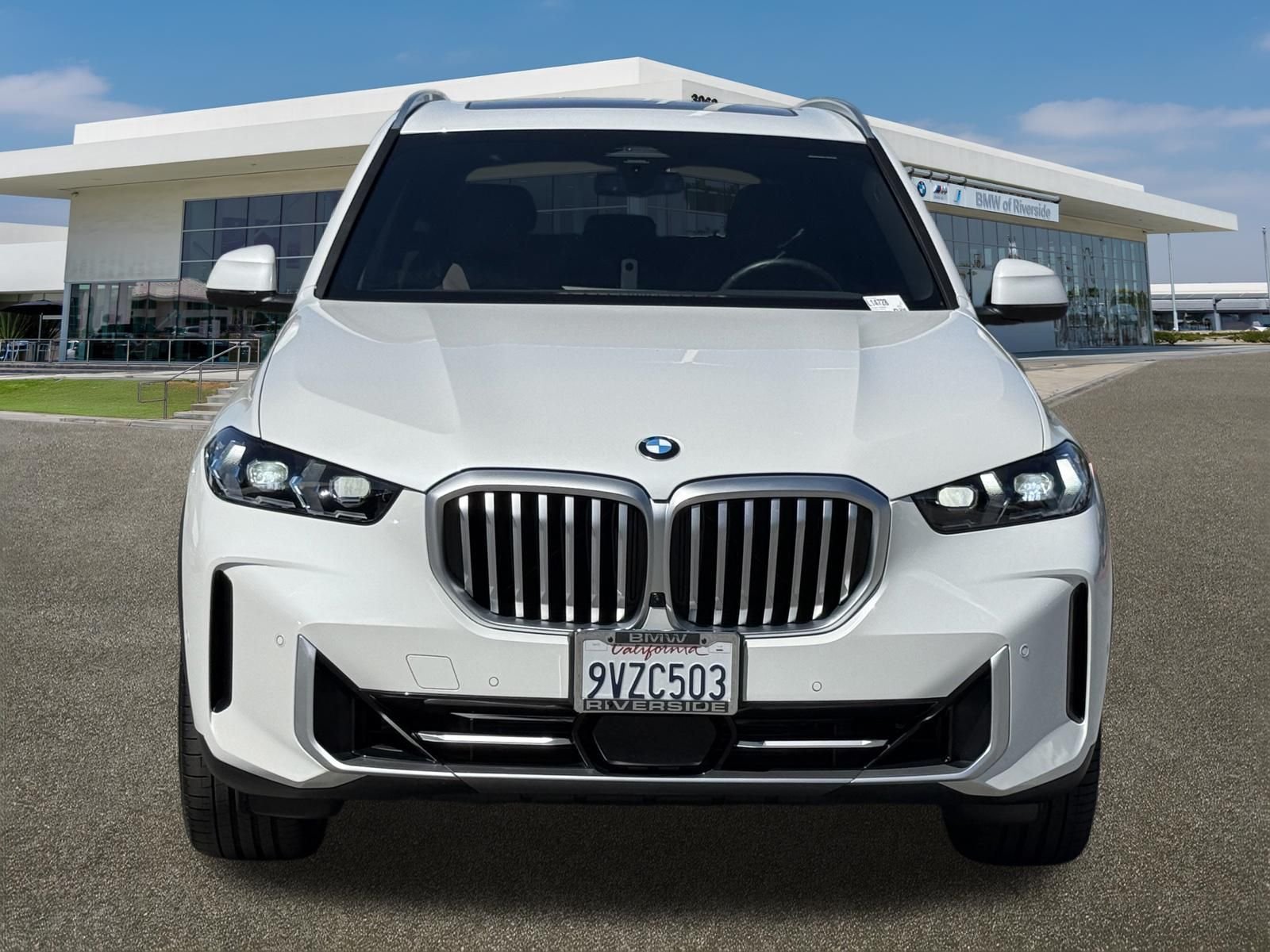Used 2026 Mineral White Metallic BMW sDrive40i image 3