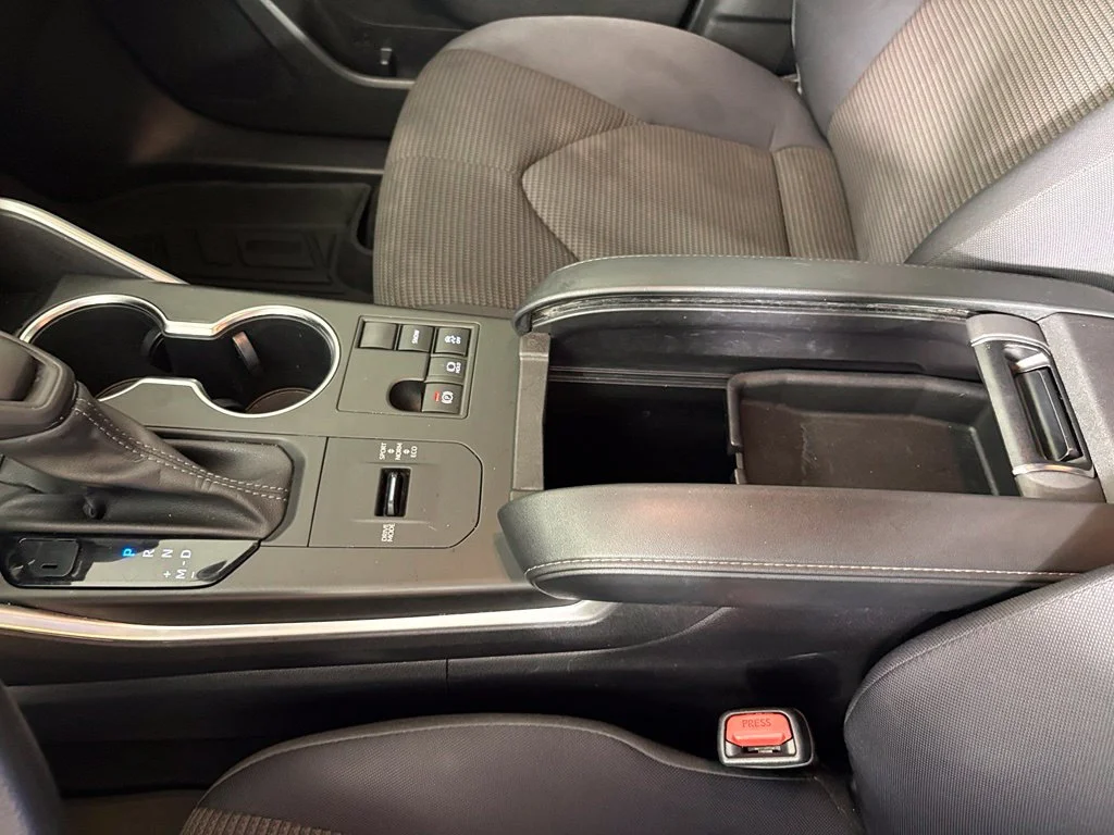Used 2023 Black Toyota L image 31