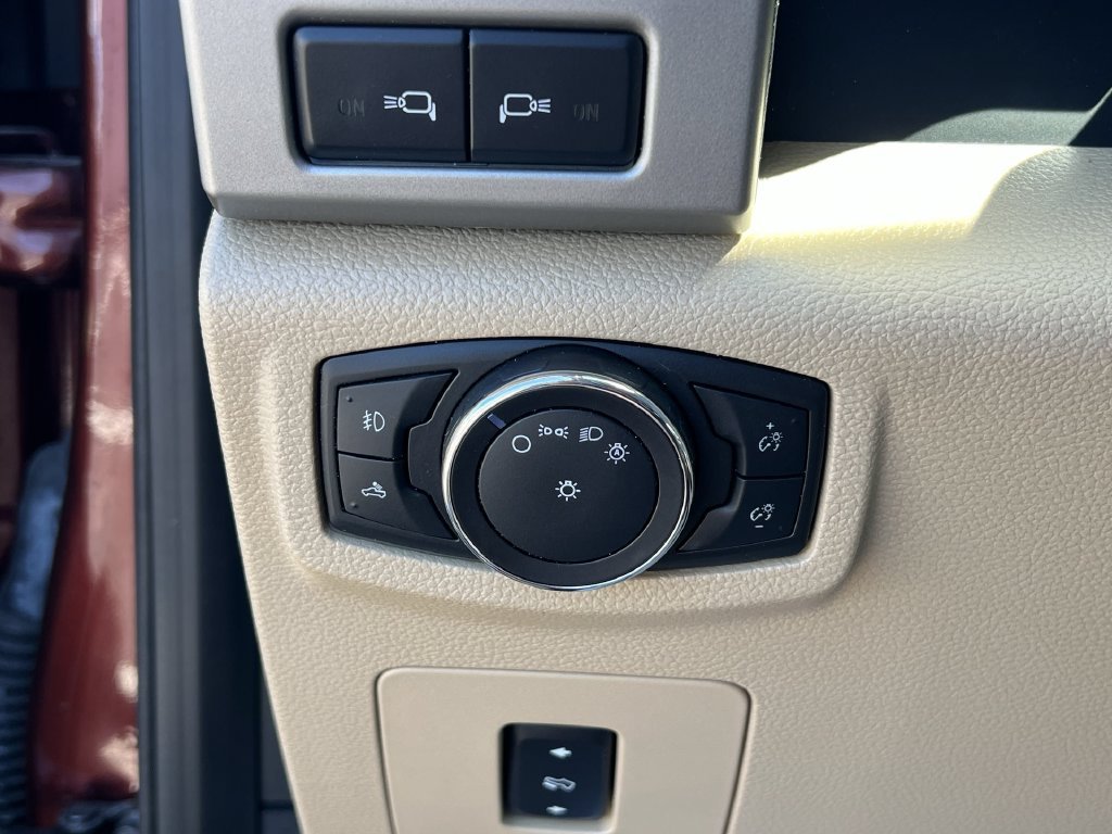 Used 2016 Beige Ford Lariat image 18