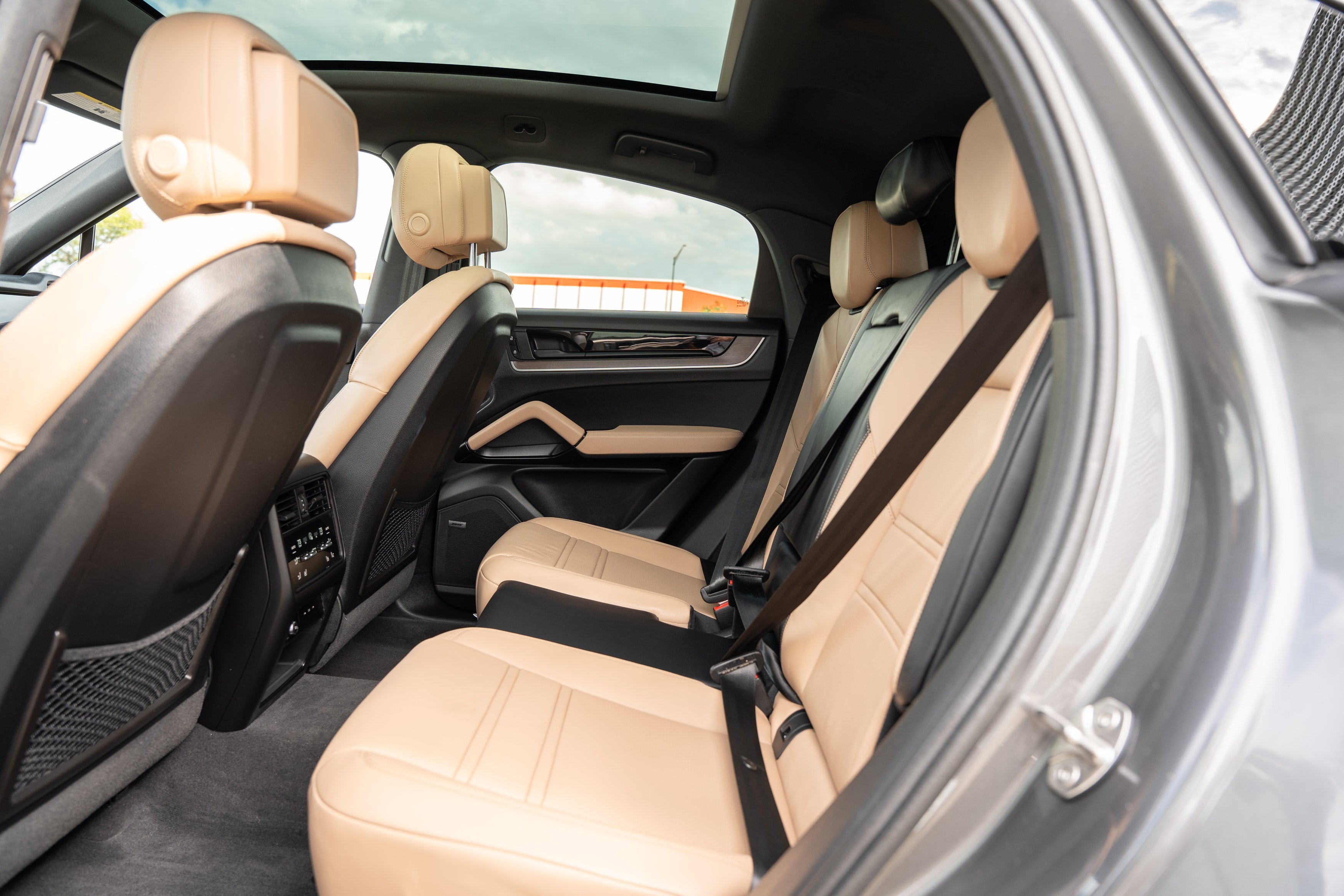 Used 2025 Arctic Gray Porsche Base image 25