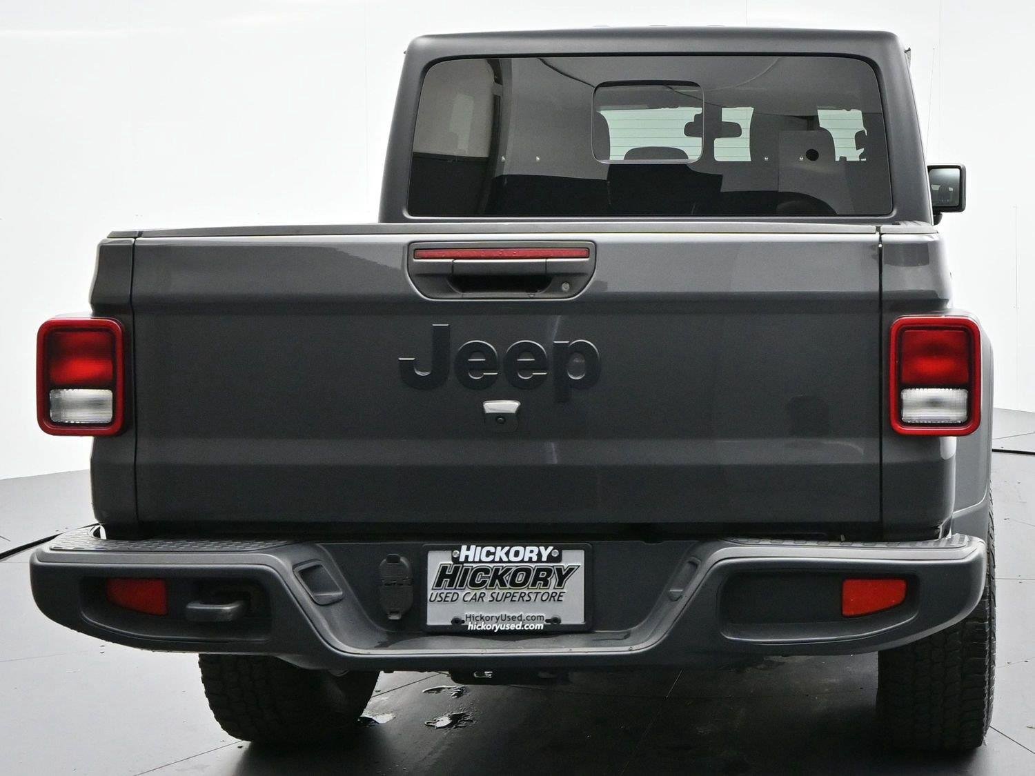 Used 2023 Granite Crystal Metallic Clearcoat Jeep Sport S image 6