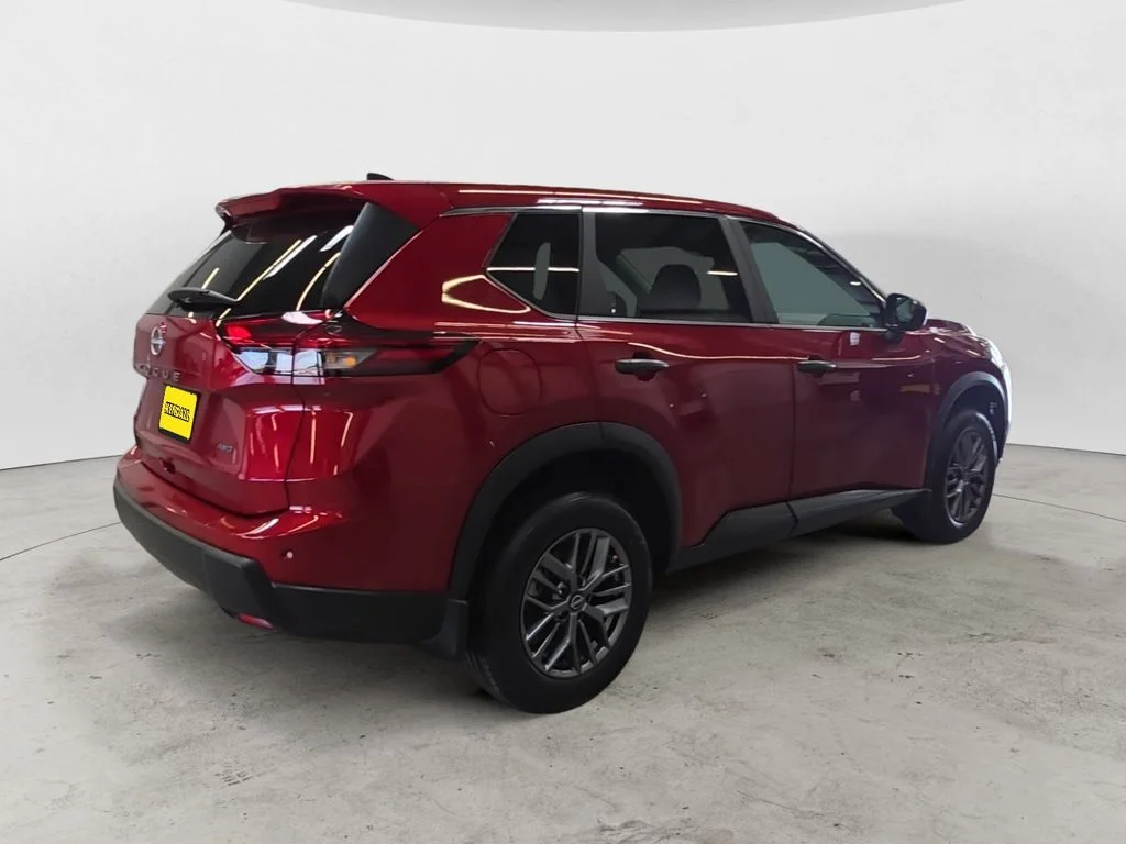 Used 2024 Red Nissan S image 5