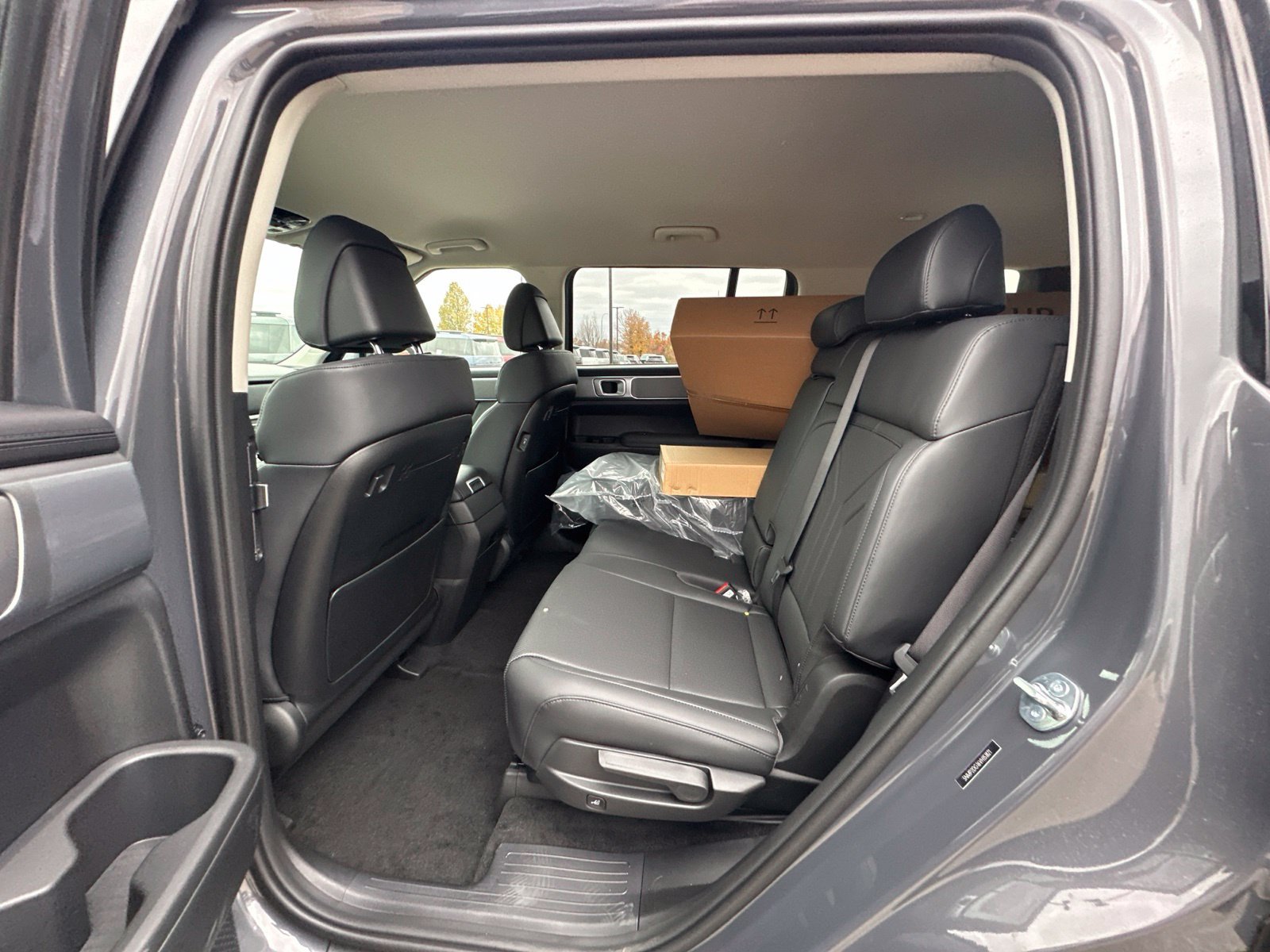 New 2027 Gray Hyundai SEL image 15