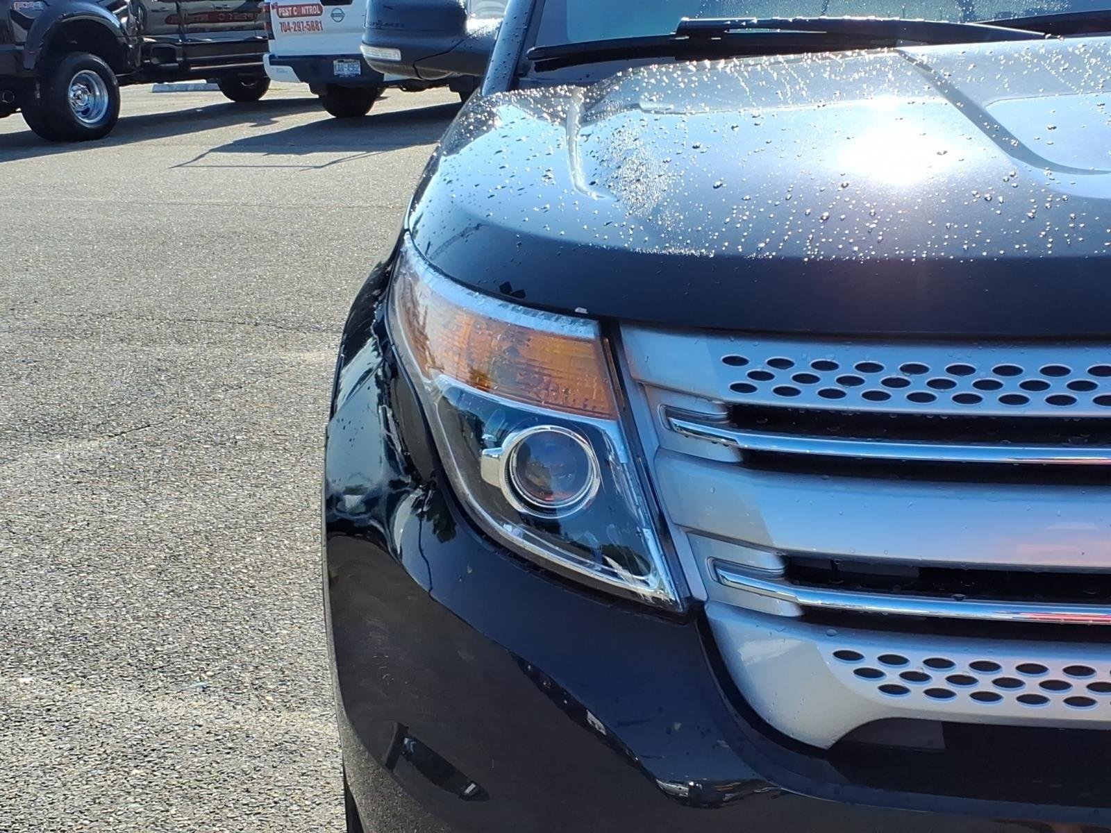 Used 2015 White Platinum Metallic Tri-Coat Ford XLT image 14