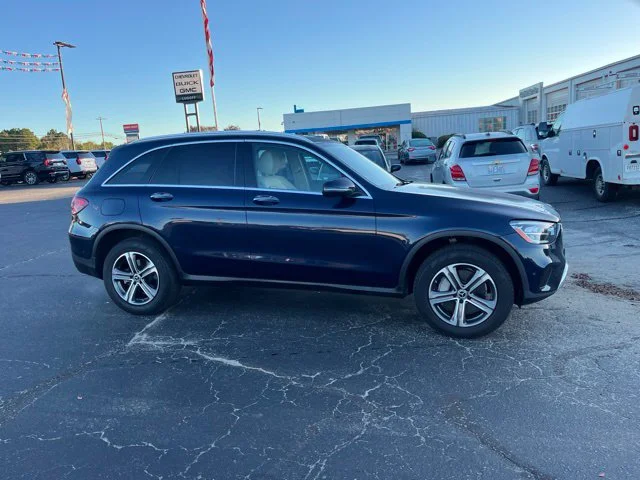Used 2021 Blue Mercedes-Benz GLC 300 image 2