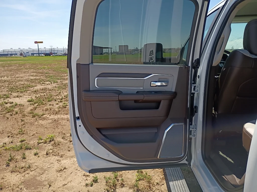 New 2026 Bright White Clear-Coat Exterior Paint RAM Laramie image 18