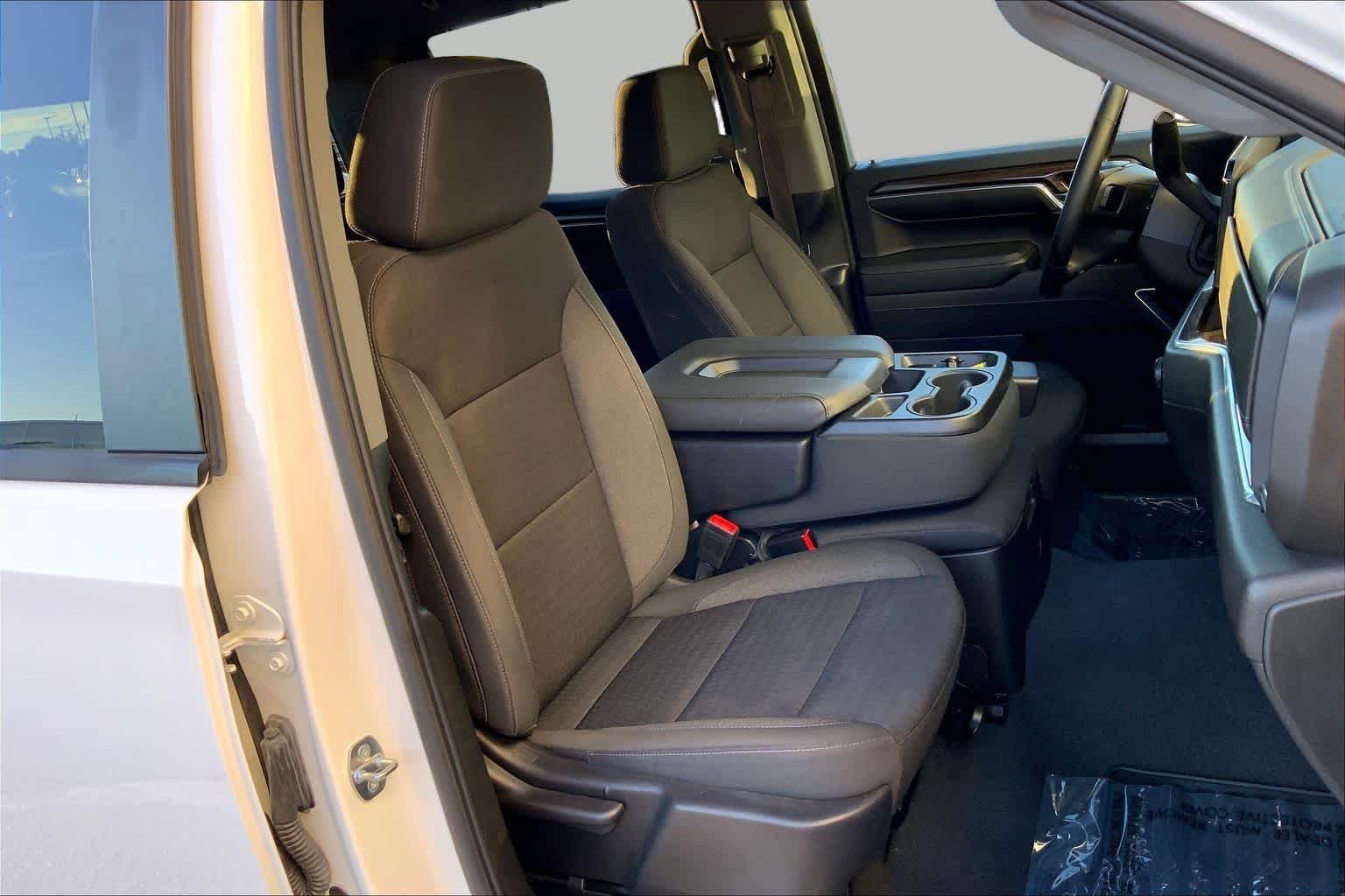 Used 2024 Summit White Chevrolet RST image 8
