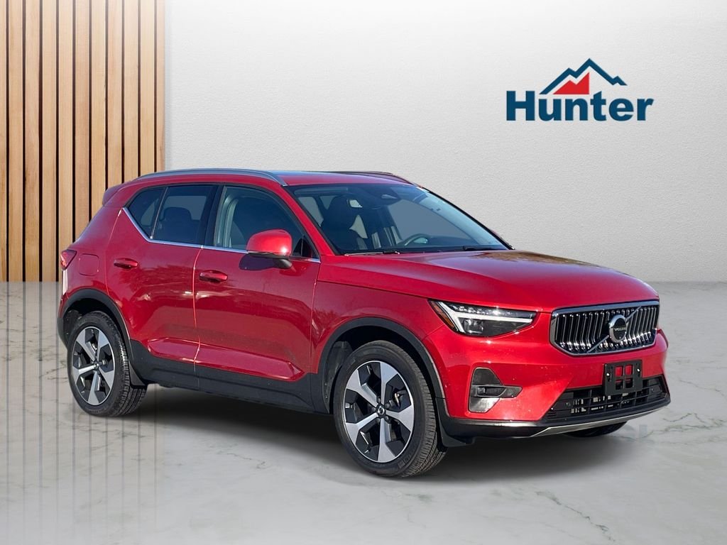 2024 Volvo XC40 Plus