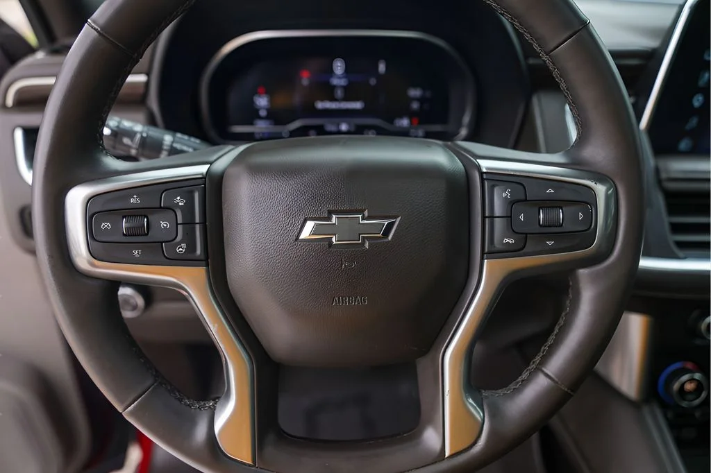 Used 2023 Red Chevrolet Z71 image 15