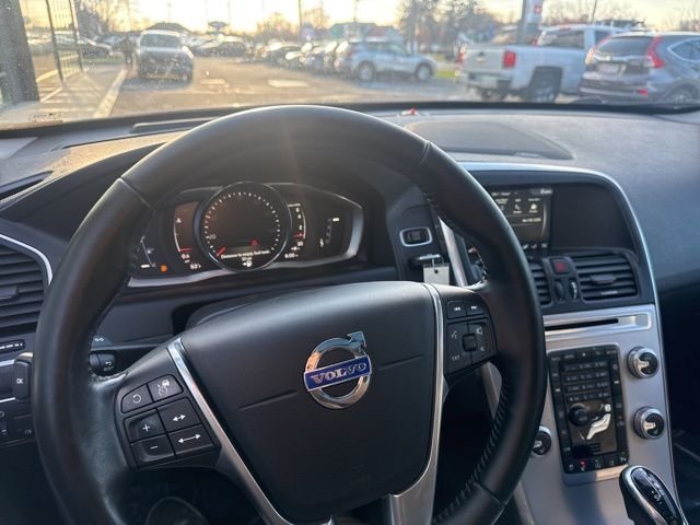 Used 2017 Blue Volvo T6 Dynamic image 19
