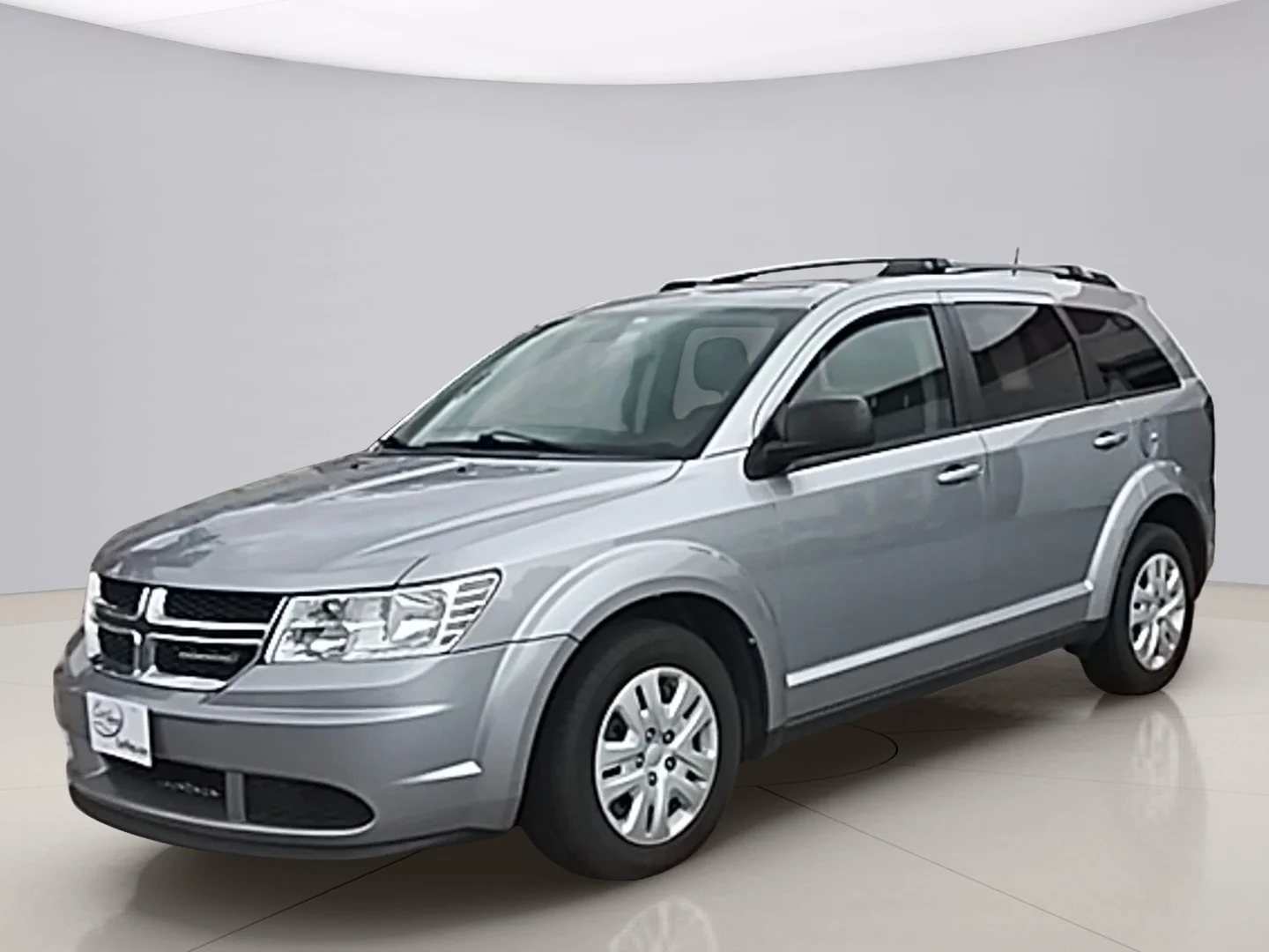 Used 2018 Silver Dodge SE image 1