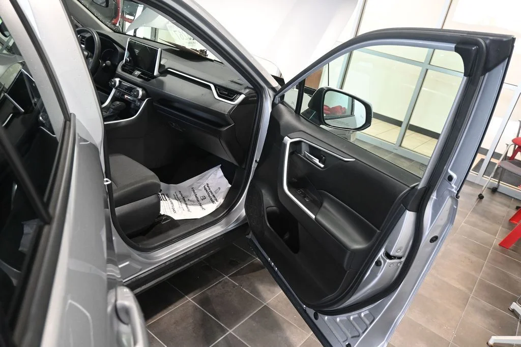 Used 2023 Silver Toyota XLE image 20