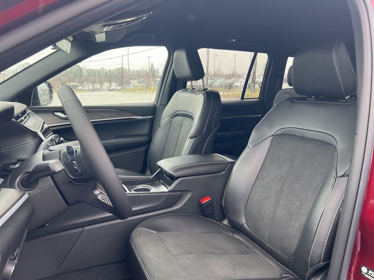New 2026 Velvet Red Pearl-Coat Exterior Paint Jeep Altitude image 14
