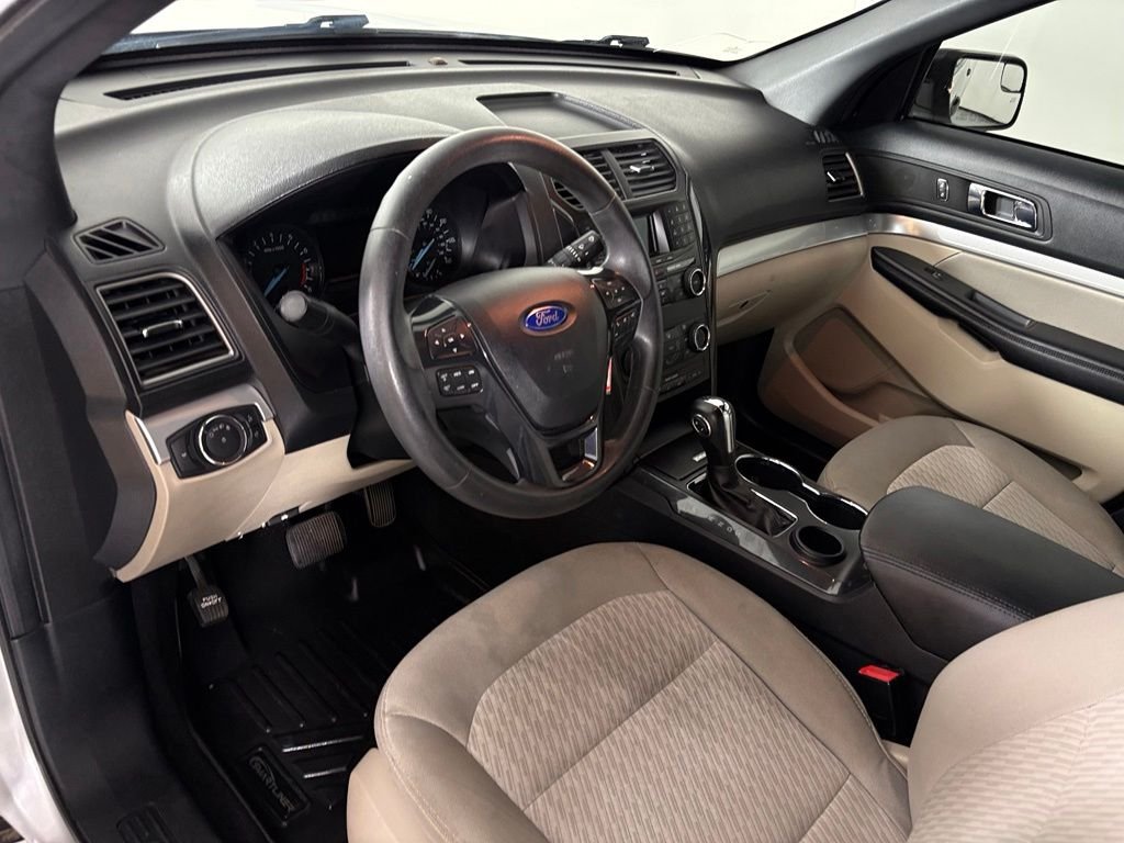 Used 2018 Silver Ford Base image 16