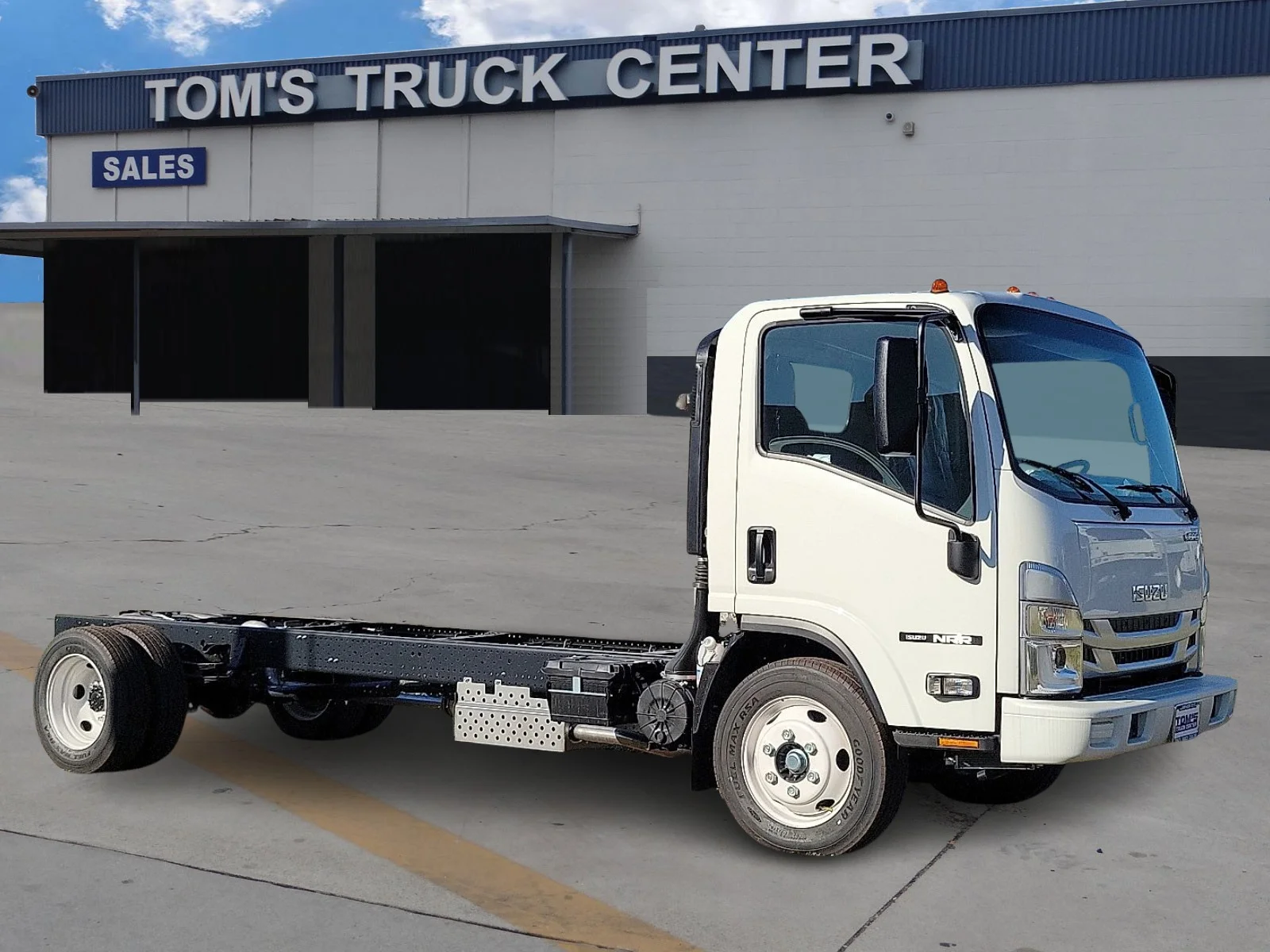 2025 Isuzu NRR's photo