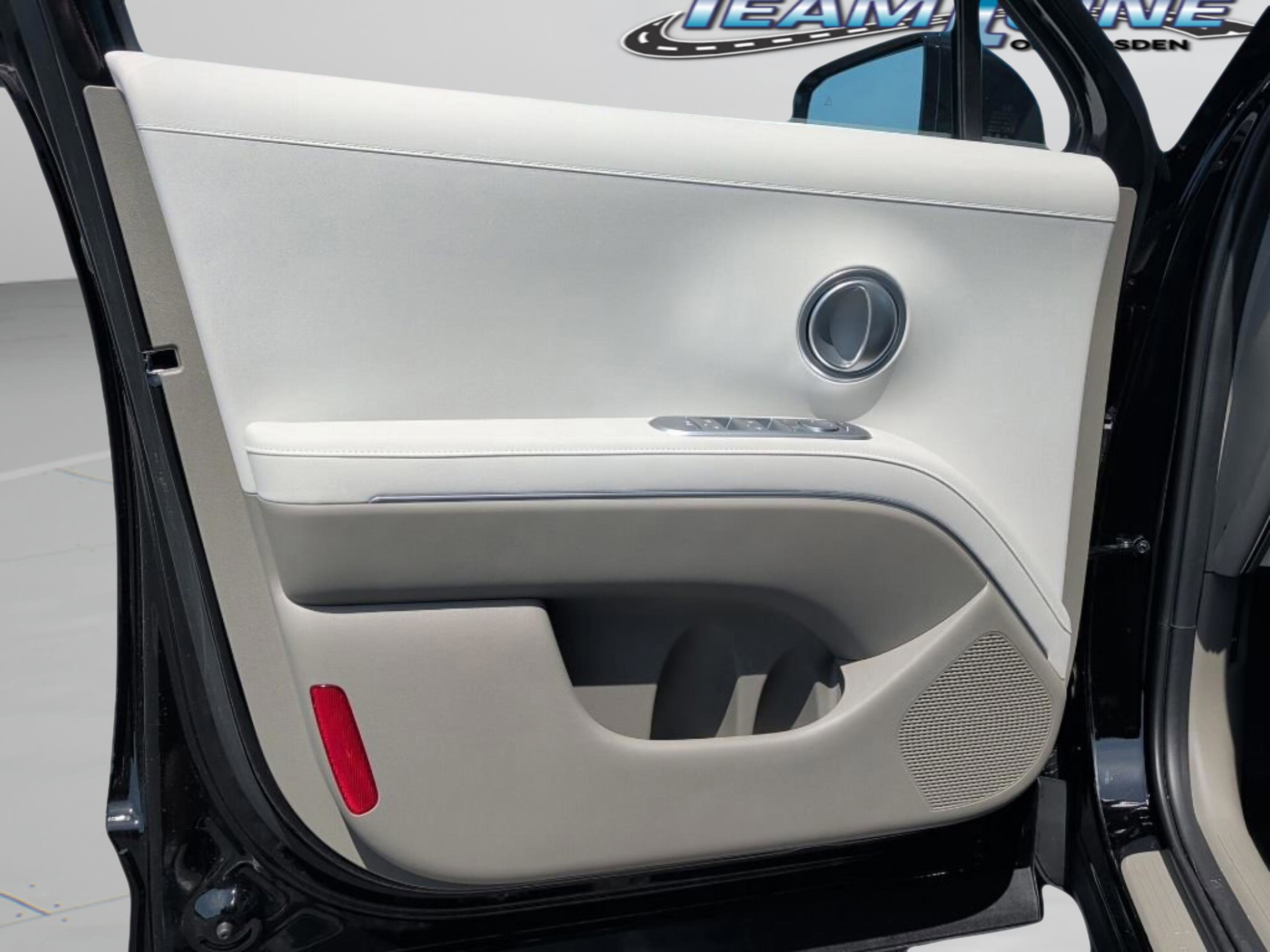 New 2026 Abyss Black Pearl Hyundai Blue SEL 7P image 17