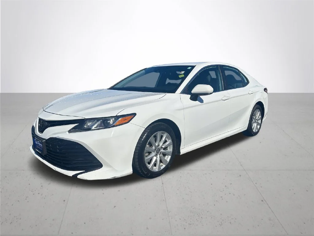 Used 2019 Toyota Camry LE with VIN 4T1B11HK7KU236427 for sale in Kelso, WA