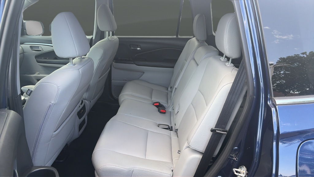 Used 2017 Blue Honda EX-L image 22