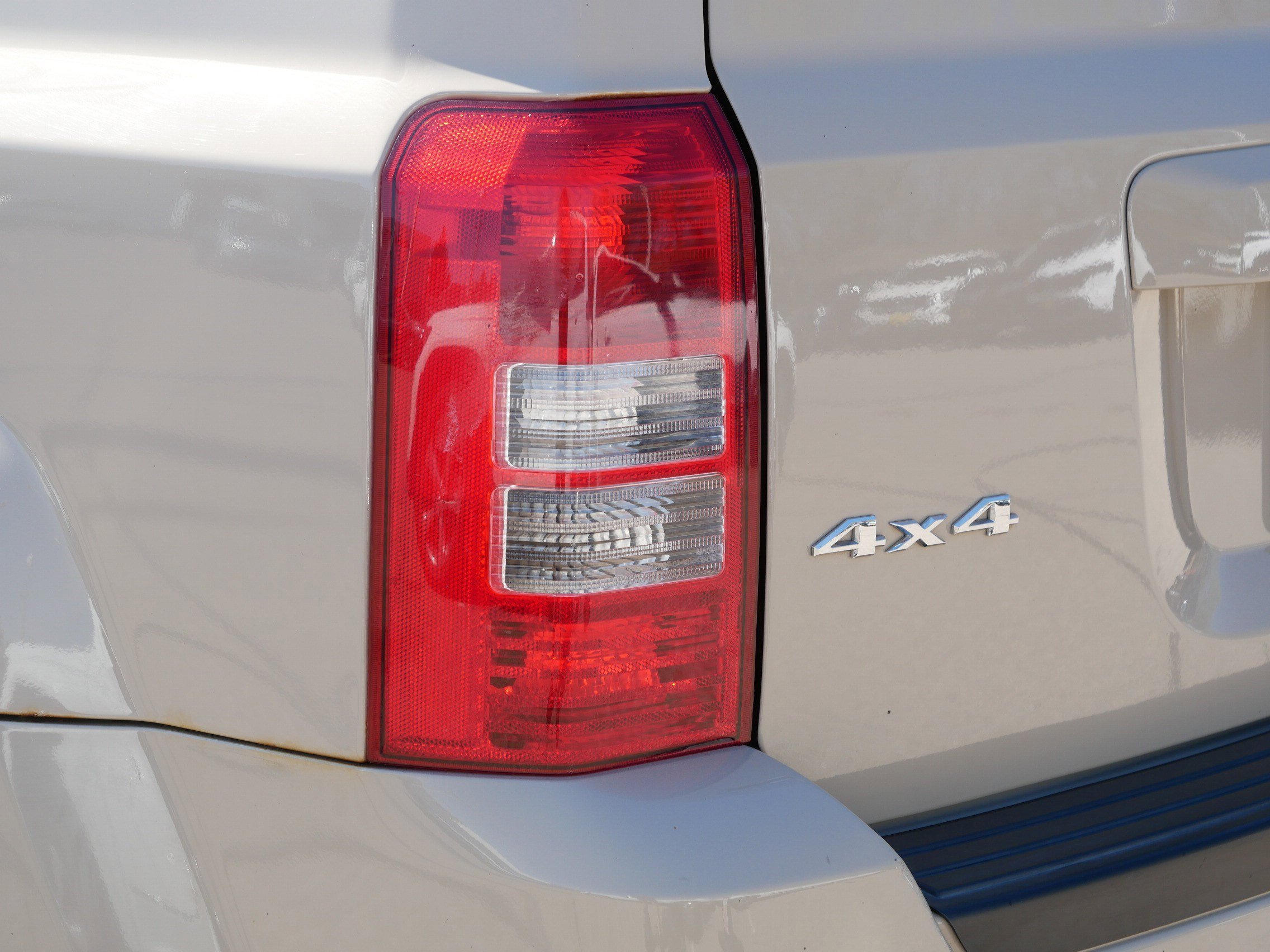 Used 2017 Mojave Sand Clearcoat Jeep Latitude image 17