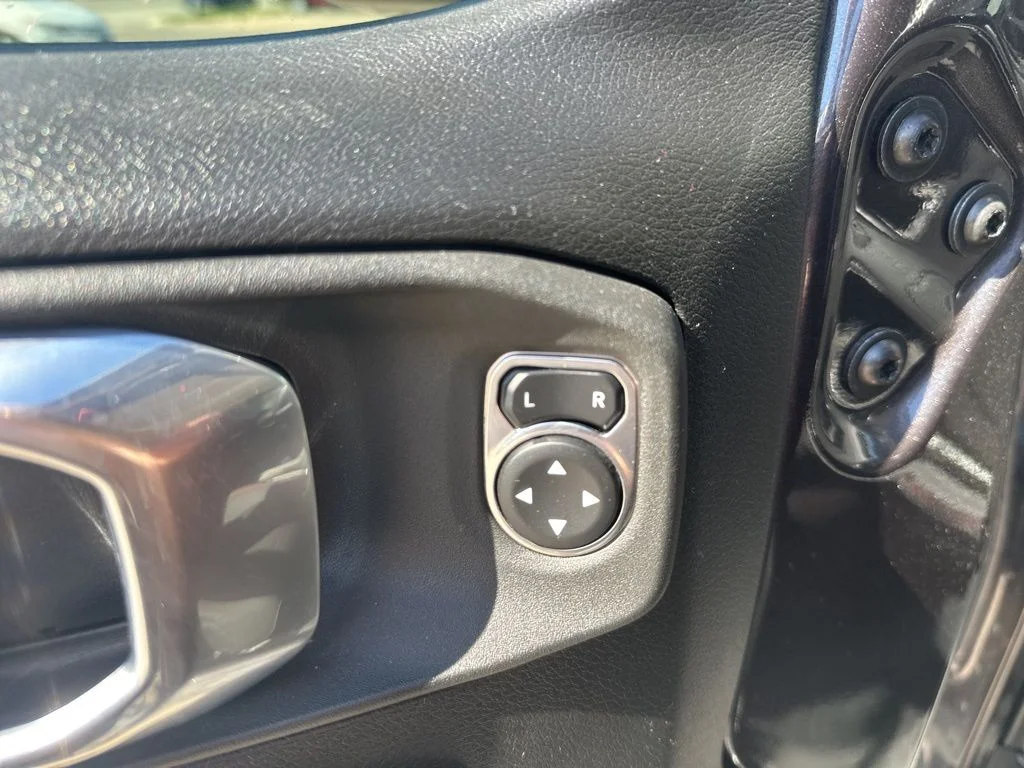 Certified Used 2022 Gray Jeep Unlimited Rubicon image 9