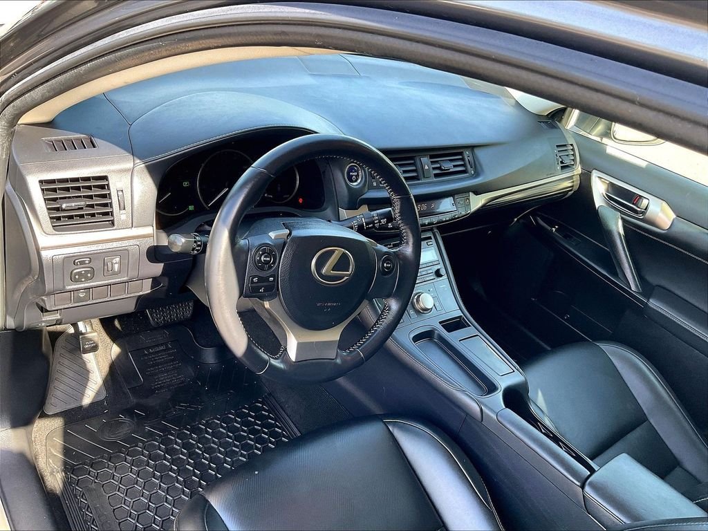 Used 2016 Gray Lexus 200h image 8
