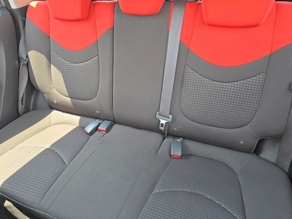 Used 2010 Silver Kia Sport image 20