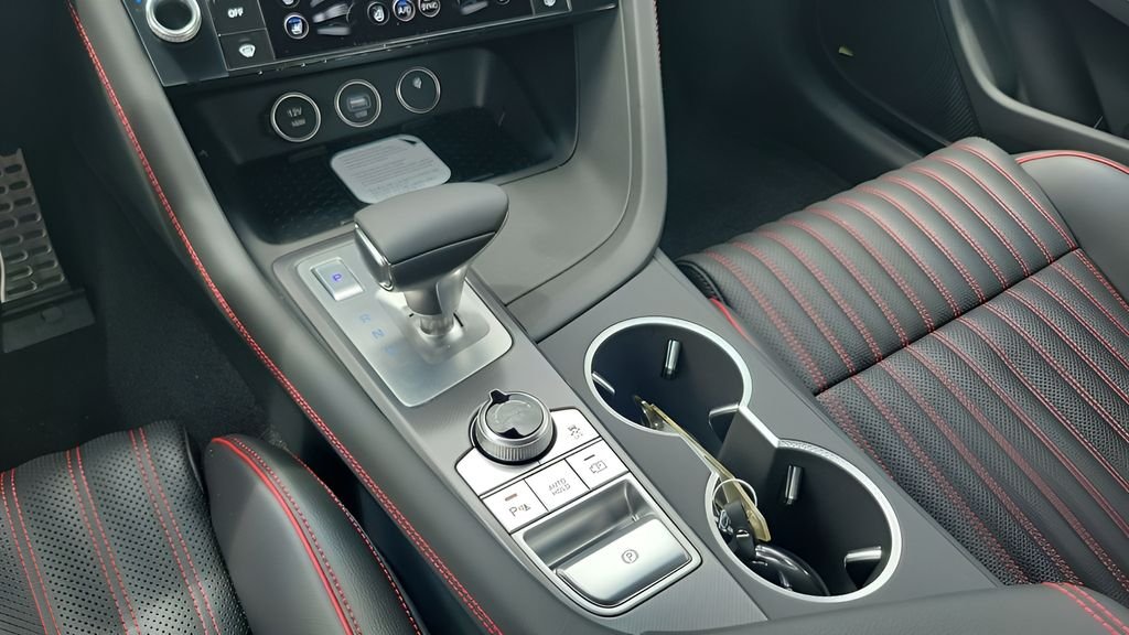 New 2026 Silver Genesis 3.3T SPORT PRESTIGE image 15
