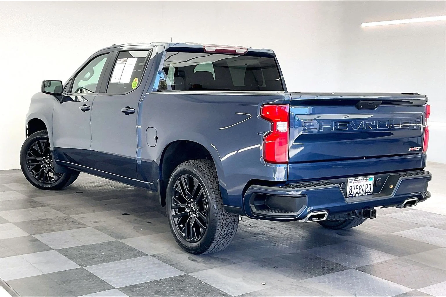 Used 2021 Northsky Blue Metallic Chevrolet RST image 10