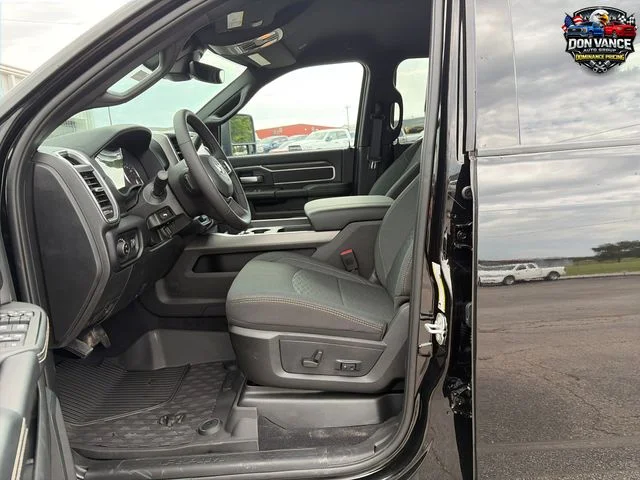 New 2026 Diamond Black Crystal Pearl-Coat Exterior Paint RAM Big Horn image 9