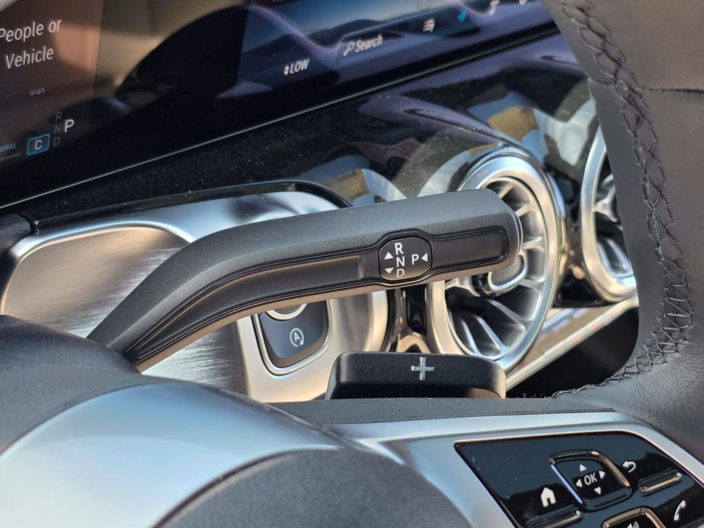New 2026 Black Mercedes-Benz GLB 250 image 20