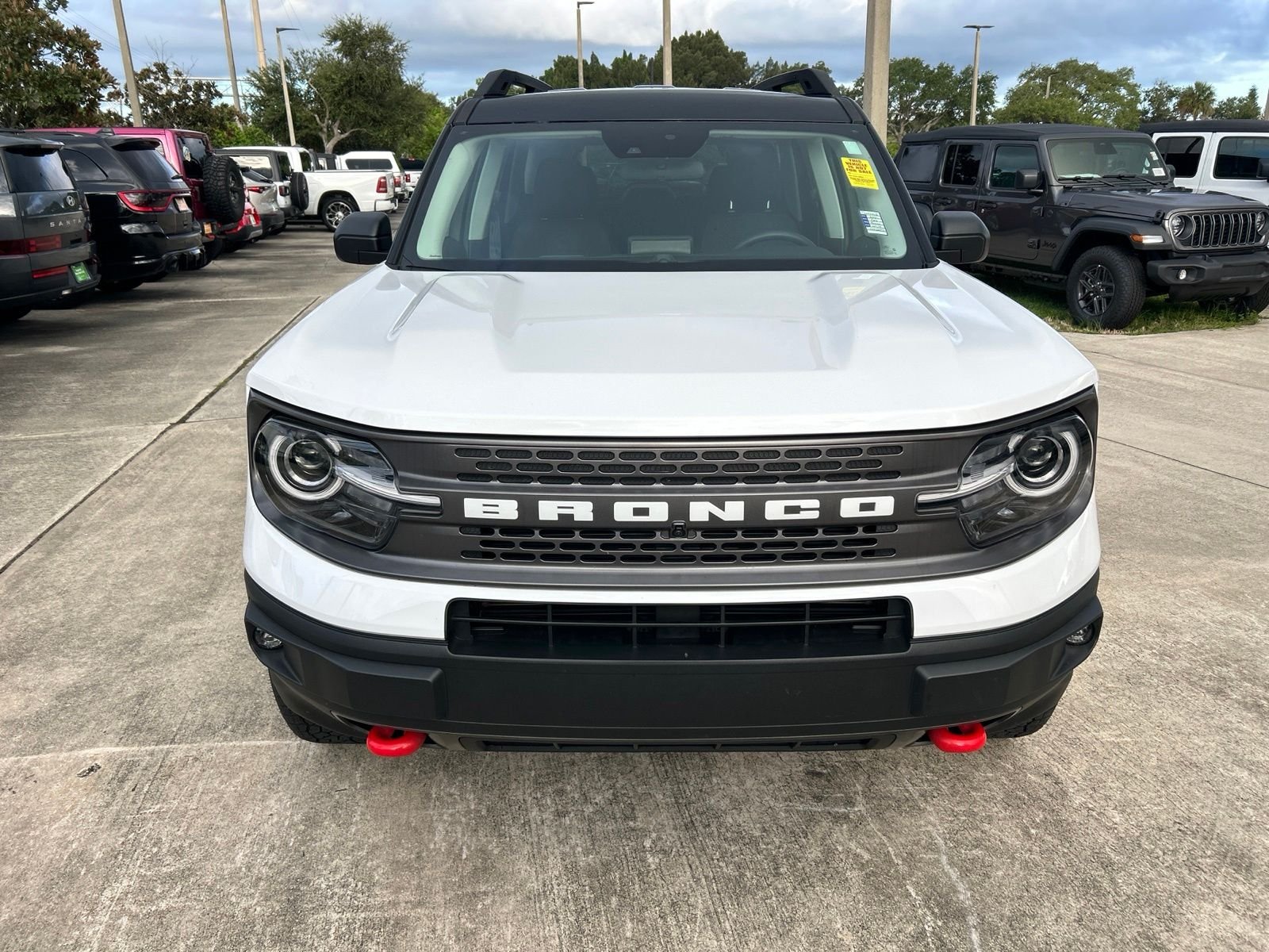 Used 2024 White Ford Badlands image 21