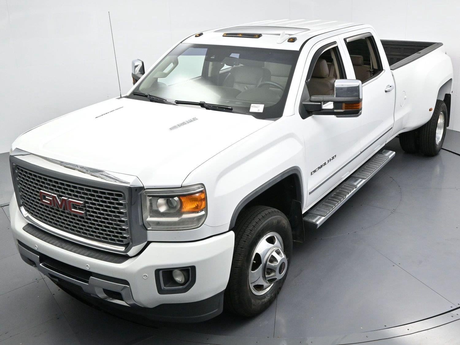 Used 2016 Summit White GMC Denali image 41